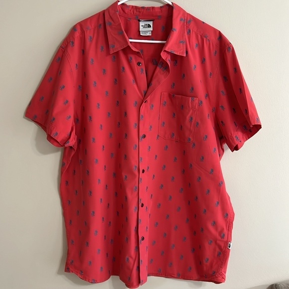 The North Face Hiker Printed Red Blue Short Sleeve Pocket Button Down Shirt - Picture 1 of 6